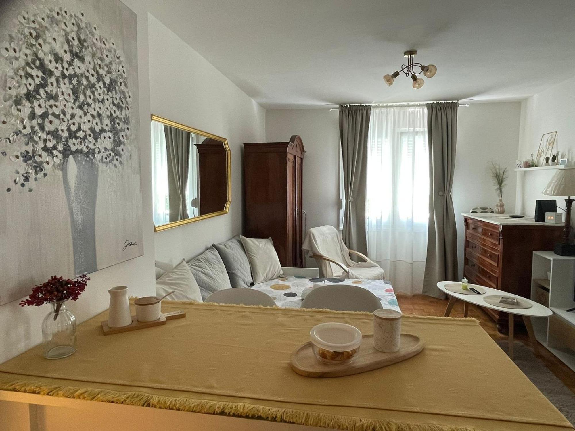 Studio Apartman Providenca สปลิท ภายนอก รูปภาพ