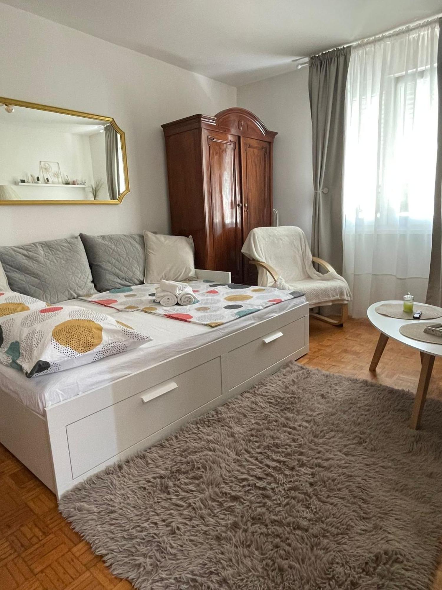 Studio Apartman Providenca สปลิท ภายนอก รูปภาพ